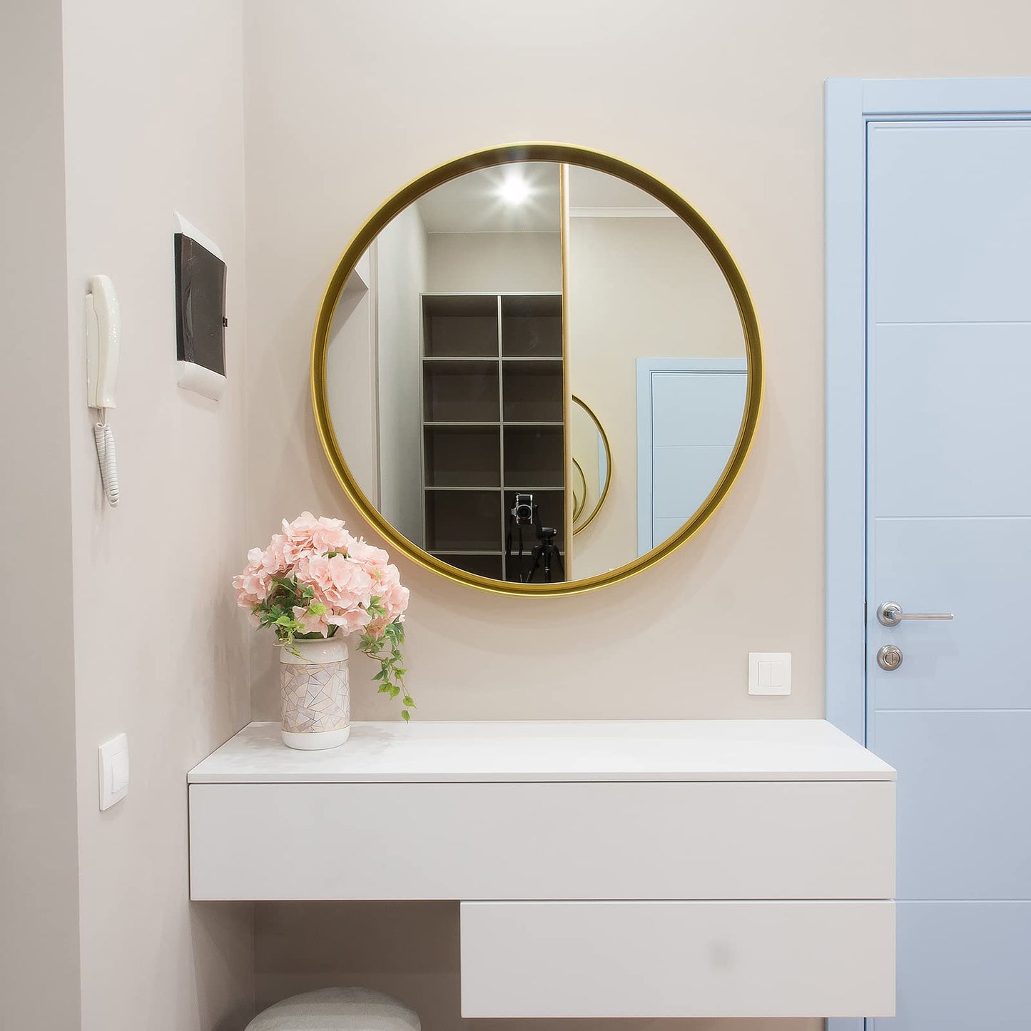 Warmiehomy Round Bathroom Mirror Wall Mounted Makeup Mirror with Frame for Bathroom Dressing Living Room Bedroom (Φ60cm, Gold)