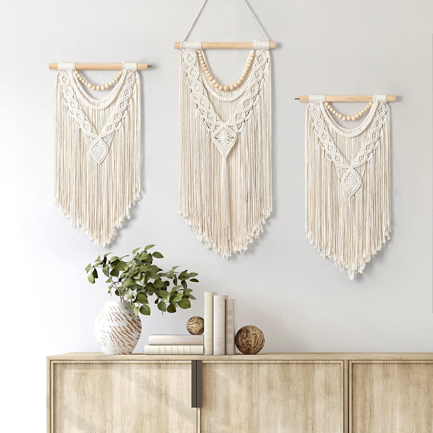 Dremisland Macrame Wall Hanging Large Boho Woven Tapestry Macrame Tassel Bead Art Cotton Rope Bohemian Wall Decor for Bedroom Living Room Apartment Backdrop